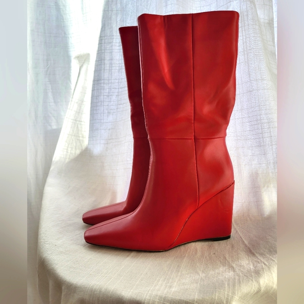 Torgeis New York NWOT Red leather boots